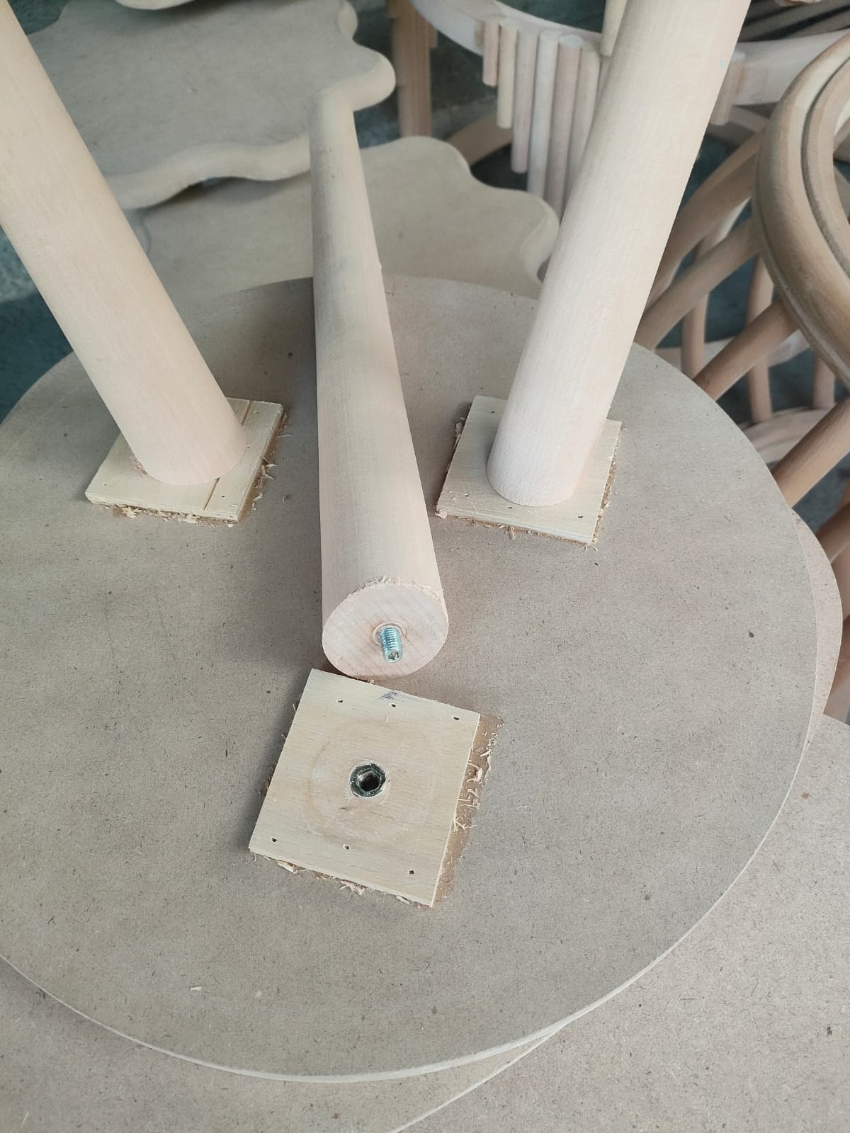Round table set